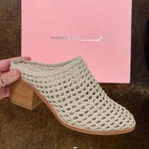 Intentionally Blank Caps Mule